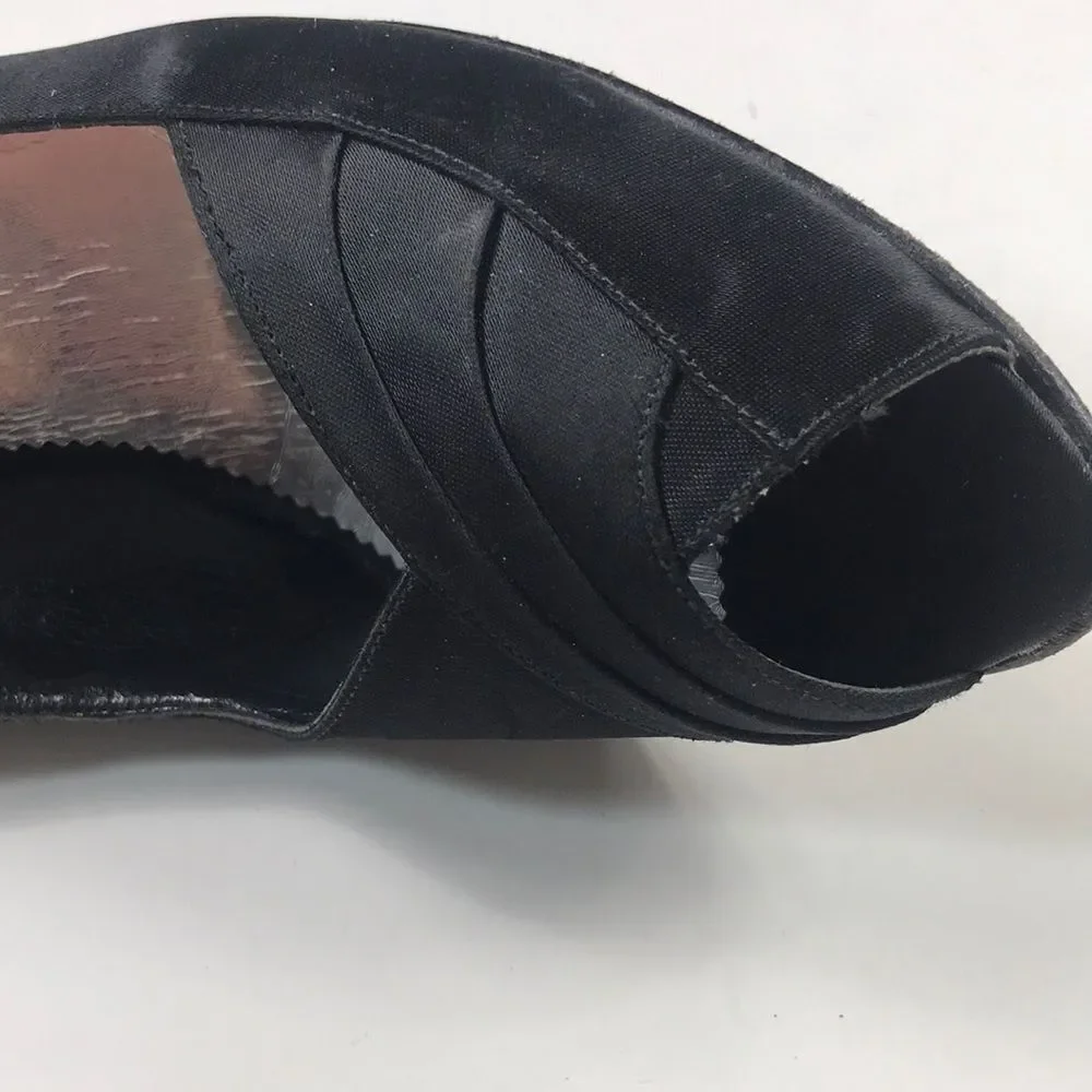 Black Silk Kitten Heels by Red Cross Made In Italy Shoes Size 7